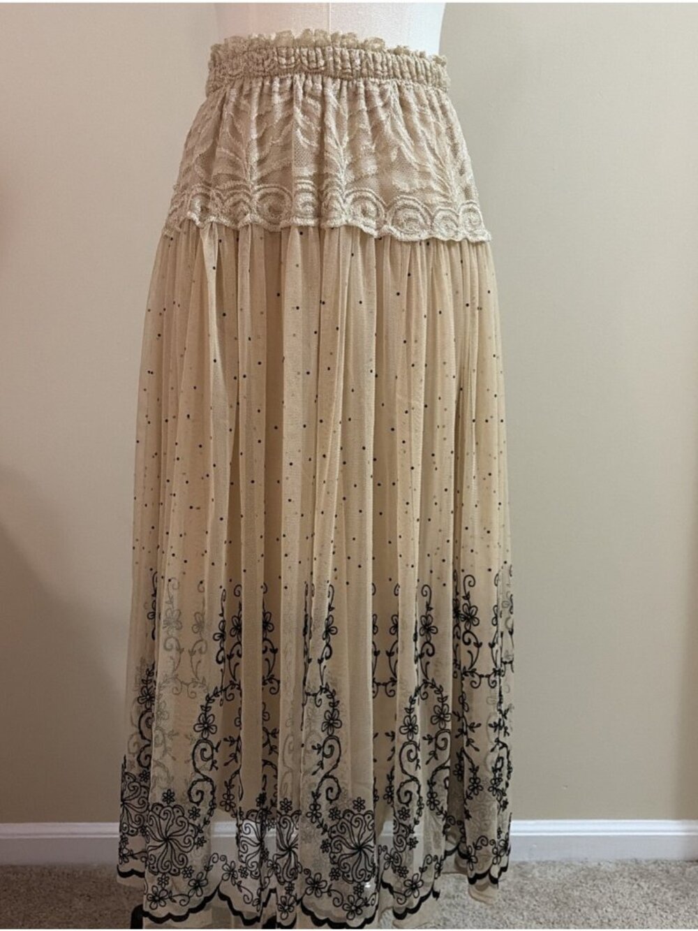 Women's Embroidered Lace Midi Skirt Size S/M Nude Black Layered Fairy Whimsical